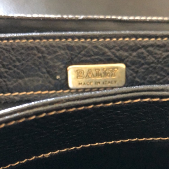 Vintage Bally made in Italy Crossbody bag.